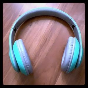 Blue wireless headphones, barely used